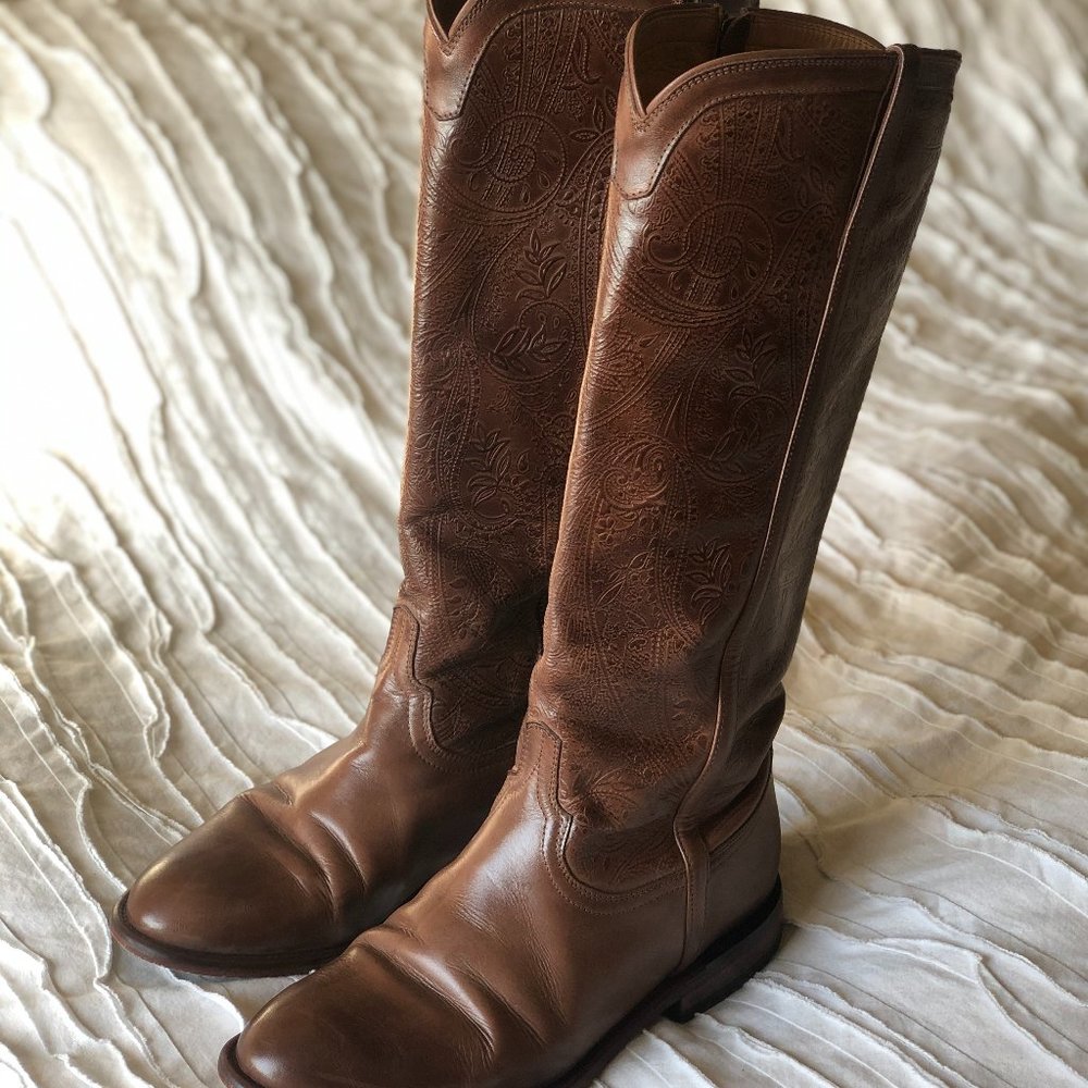 LUCCHESE TALL ENGLISH STYLE WESTERN BOOT (8.5)